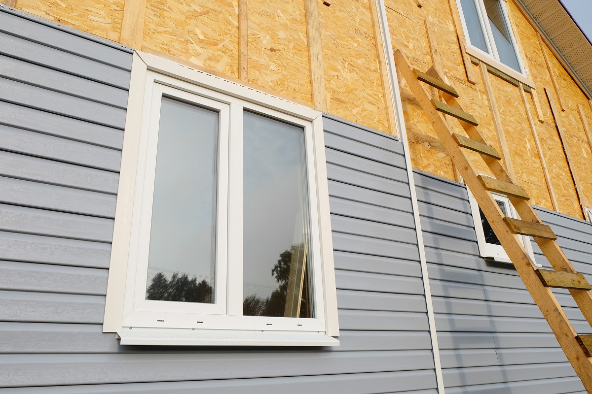 Metal vs Vinyl Siding: What's the Best Choice for Your Home?