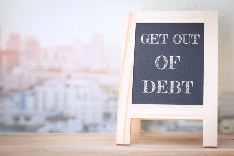 If you have debt, you are probably wondering if you should try to pay it all off or not. Make sure you know these four major reasons for getting out of debt.