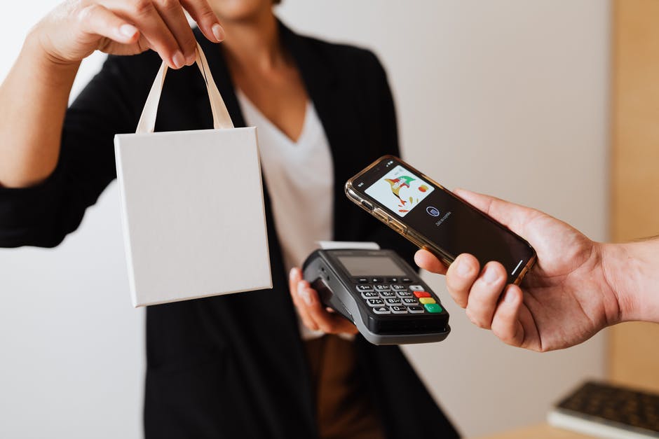 With so many options to choose from, picking the best virtual debit card is easier said than done. Our experts explain the key factors to consider here.