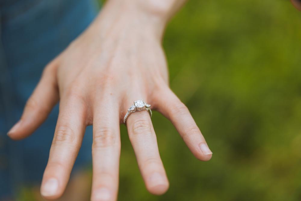 Pros and Cons of Different Engagement Ring Options